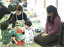 写真:子育てサロンの様子