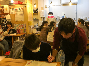 写真:【守山区】中高生喫茶の風景から(冒険遊び場の会)
